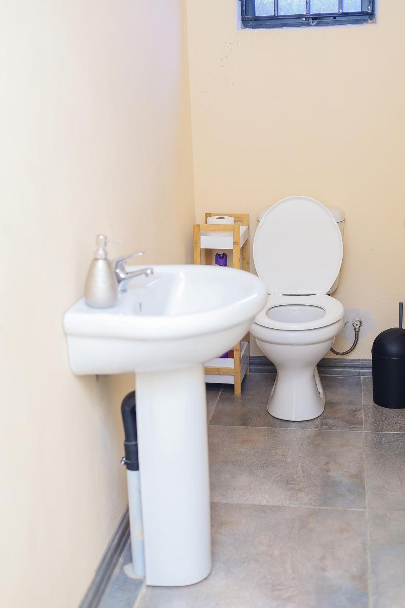 Stylish Self Catering Unit In Maseru Cbd 外观 照片
